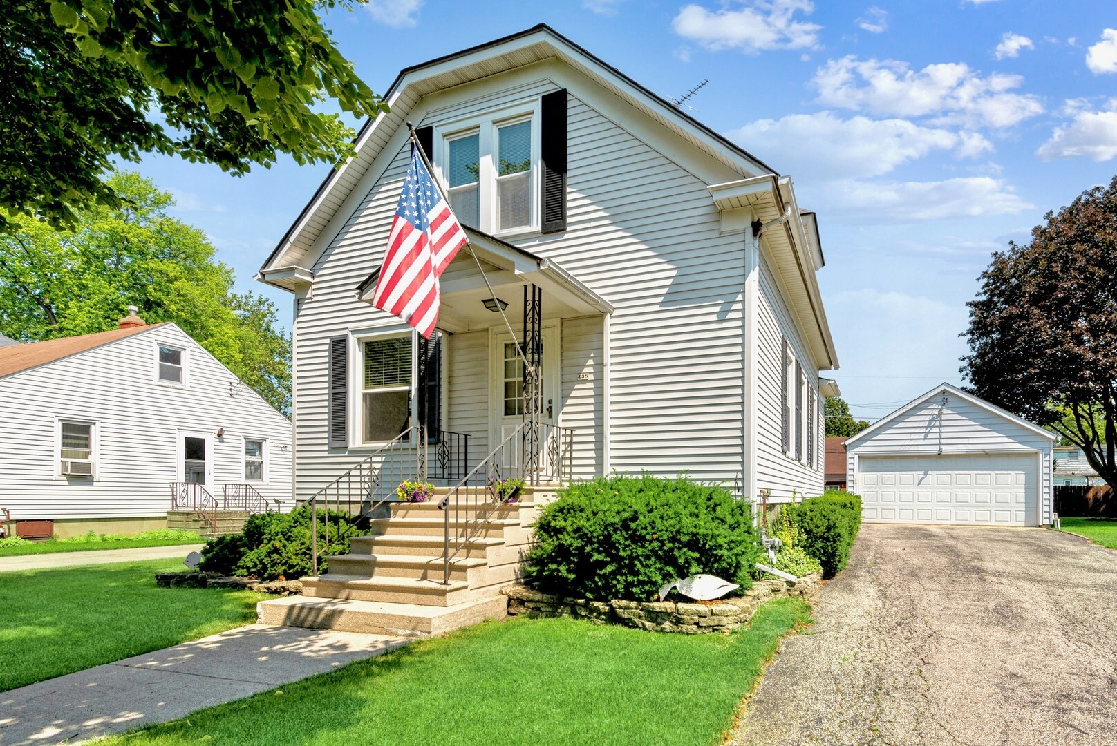 Property Photo: 438 Illinois Street IL 60118