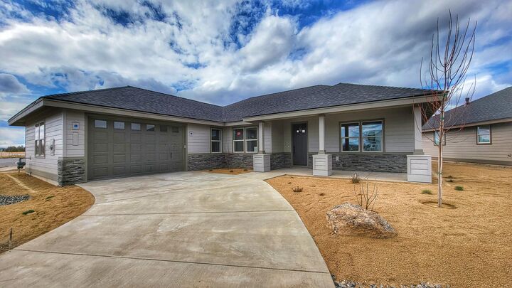 2758 NW 23rd Loop N  Redmond OR 97756 photo