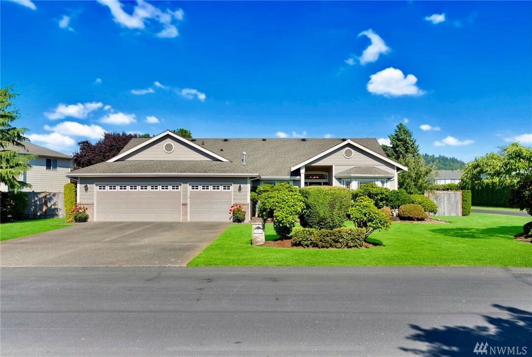 Property Photo: 15521 147th Av Ct E WA 98360