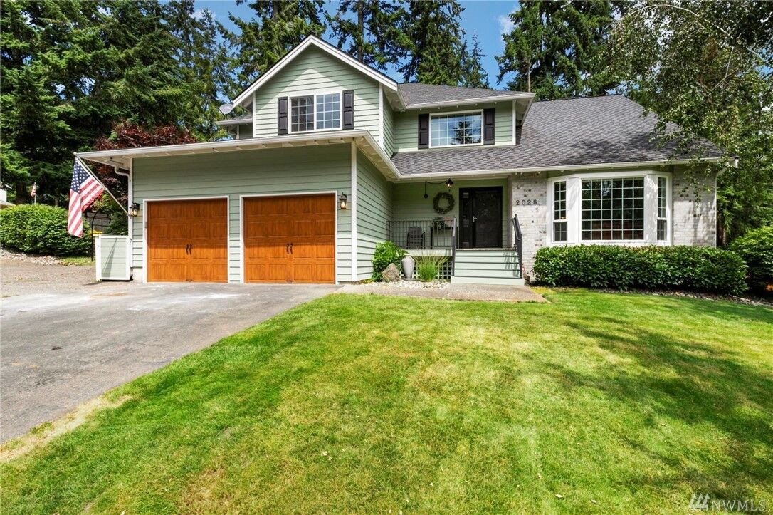 Property Photo: 2028 NE Marina Vista Ct WA 98370
