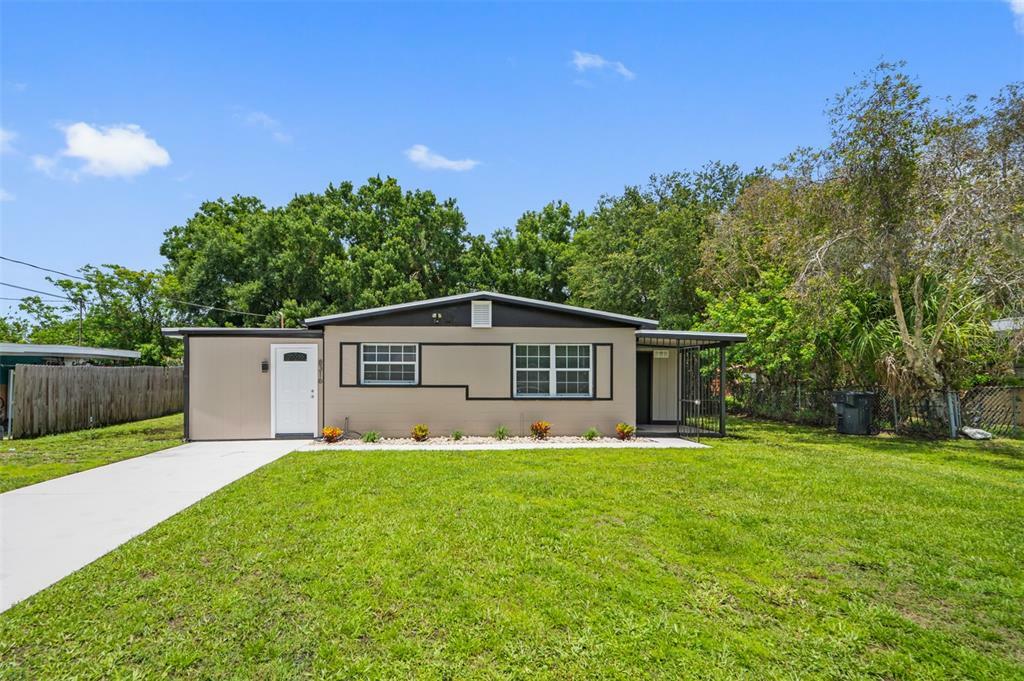 Property Photo:  8316 Dahlia Avenue  FL 33619 