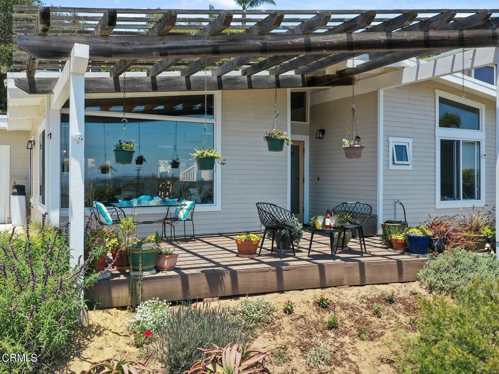 Property Photo:  2109 Foster Avenue  CA 93001 