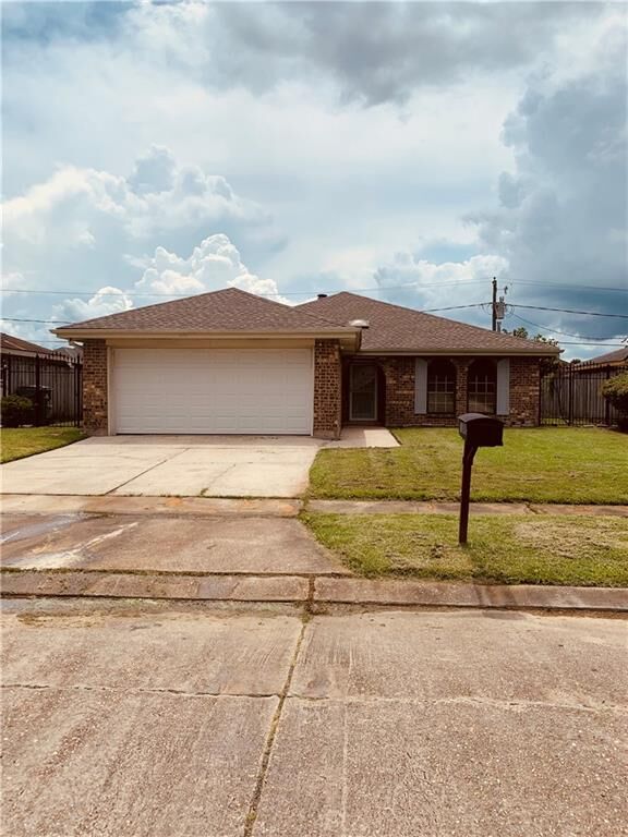 Property Photo: 1644 Jutland Drive LA 70072