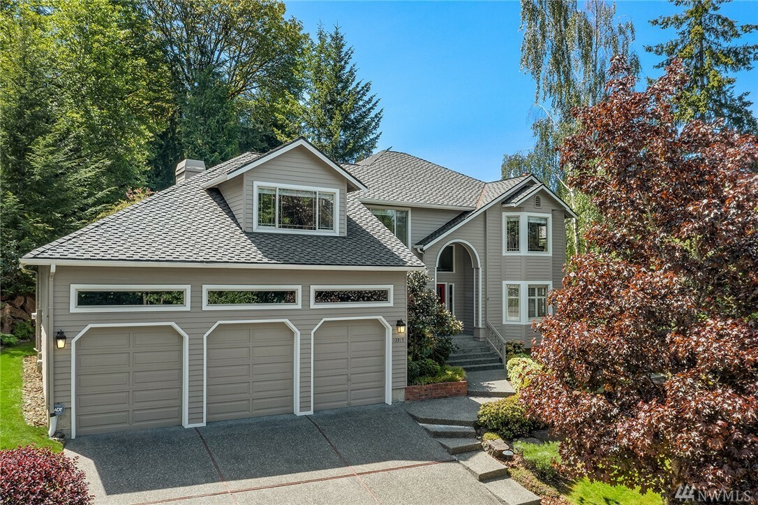 Property Photo:  13915 SE 79th Dr  WA 98059 