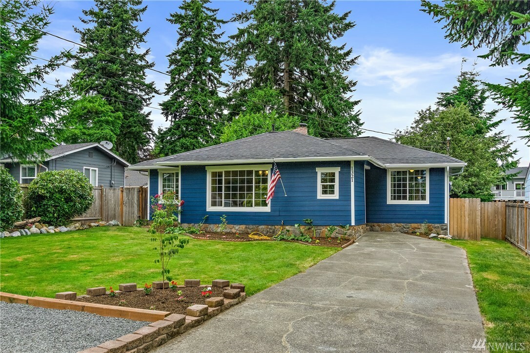 Property Photo: 1321 Kossuth Ave WA 98203