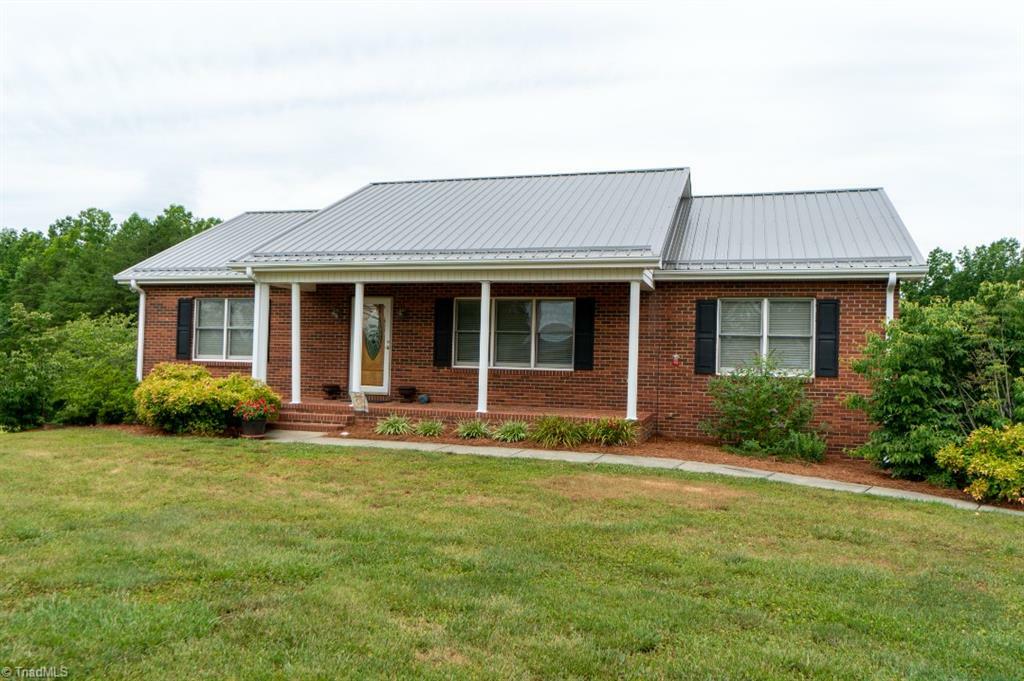 7220 Dennis Road  Walnut Cove NC 27052 photo