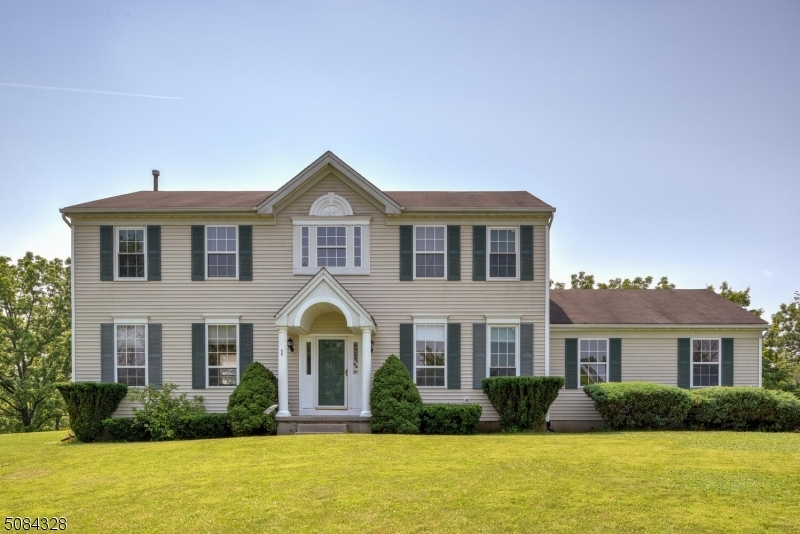 1 Dove Dr  Raritan Twp. NJ 08822 photo