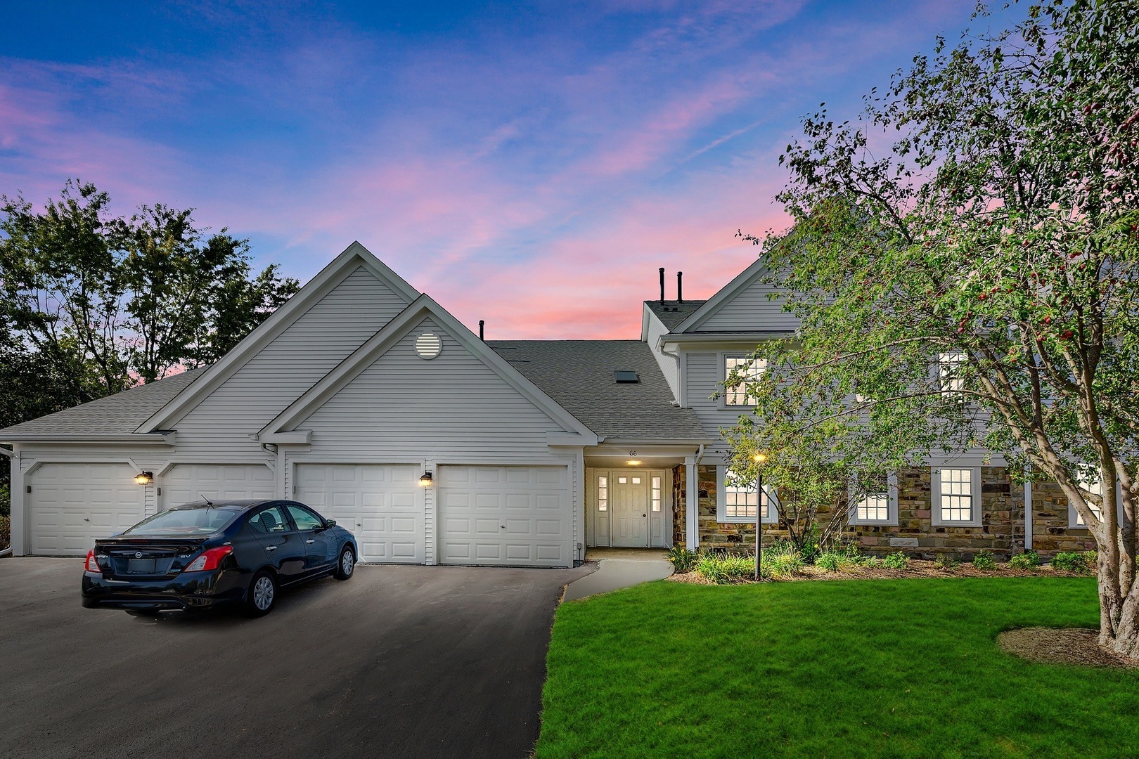 Property Photo:  66 Beechmont Court Z1  IL 60193 
