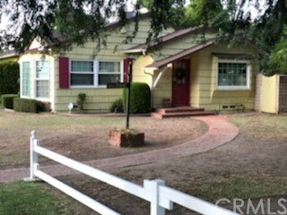 Property Photo:  15477 Victory Boulevard  CA 91406 