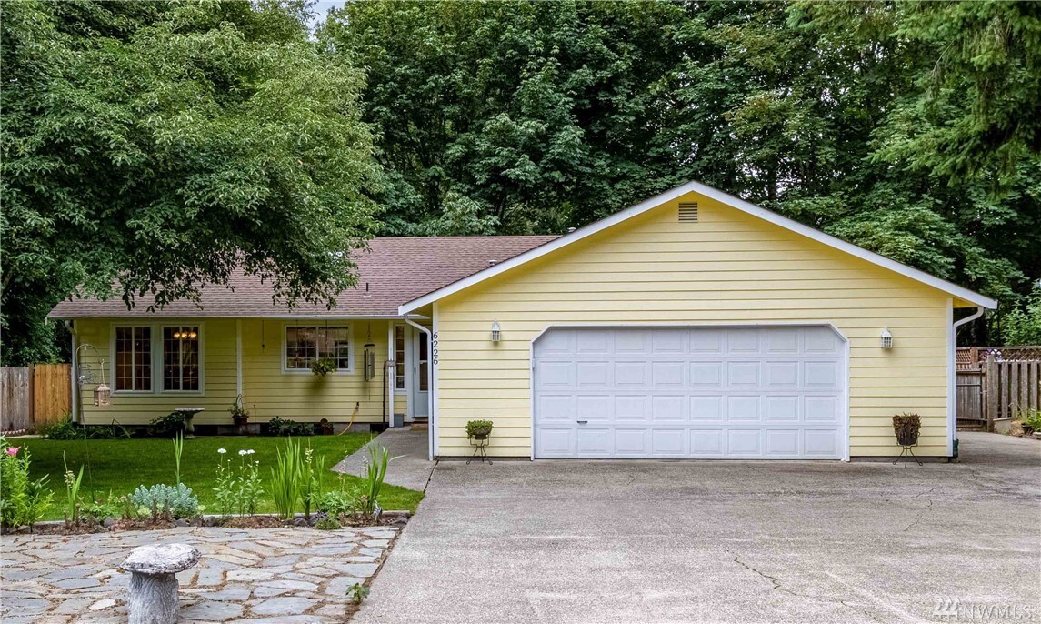 Property Photo: 6226 Alder Glen Dr SE WA 98513