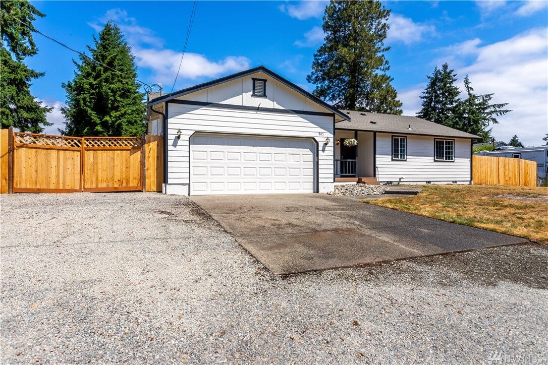 Property Photo:  805 176th St S  WA 98387 