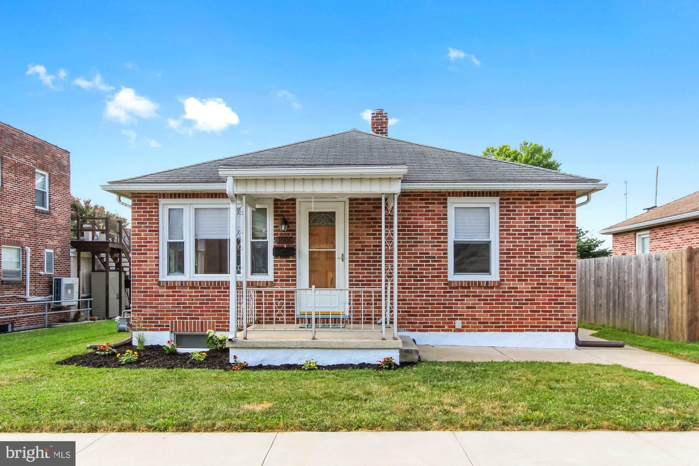 Property Photo:  1606 W Philadelphia Street  PA 17404 