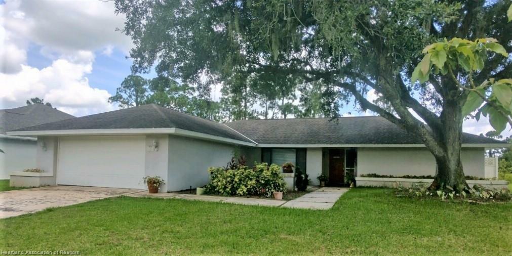 Property Photo:  621 Dozier Avenue  FL 33875 