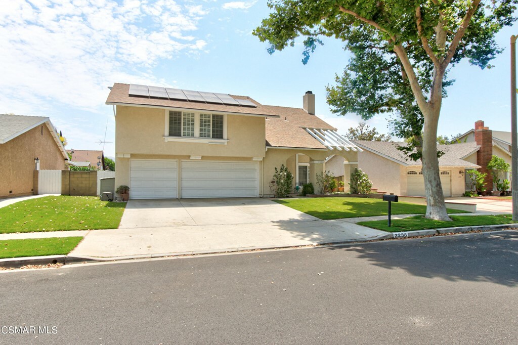 Property Photo:  2238 Graceland Street  CA 93065 