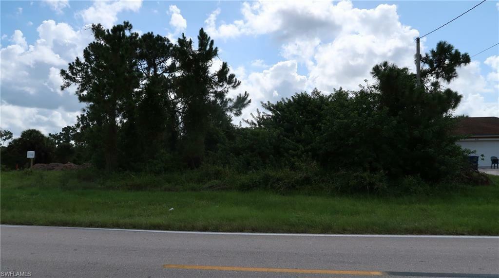 Property Photo:  411 Columbus Boulevard S  FL 33974 