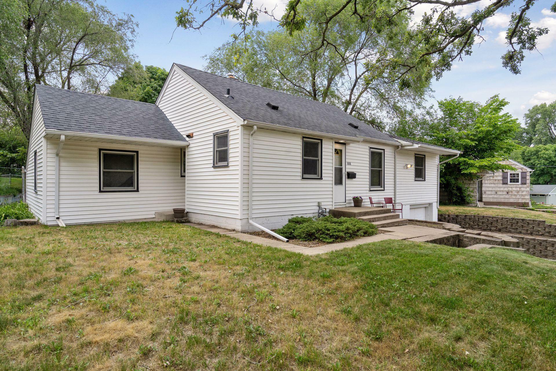 Property Photo:  1808 Georgia Avenue S  MN 55426 