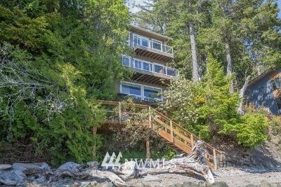 Property Photo: 21 Paradise Cove Road WA 98320