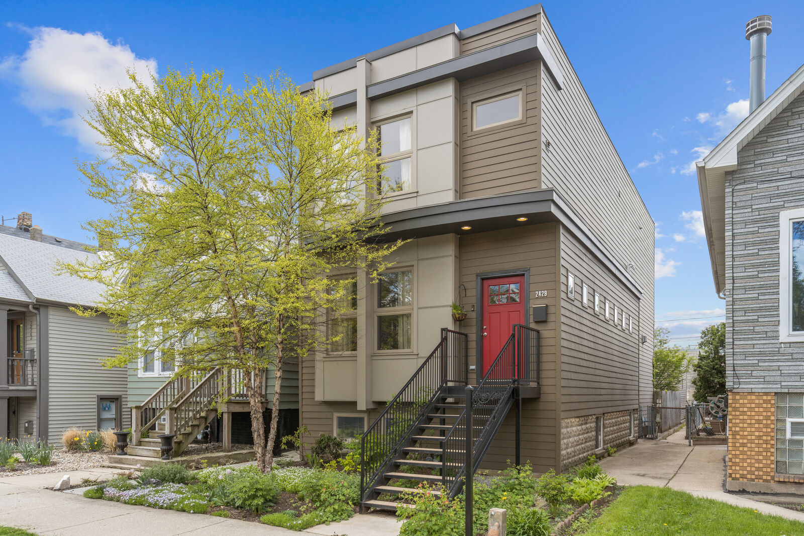 Property Photo: 2429 W Fletcher Street IL 60618