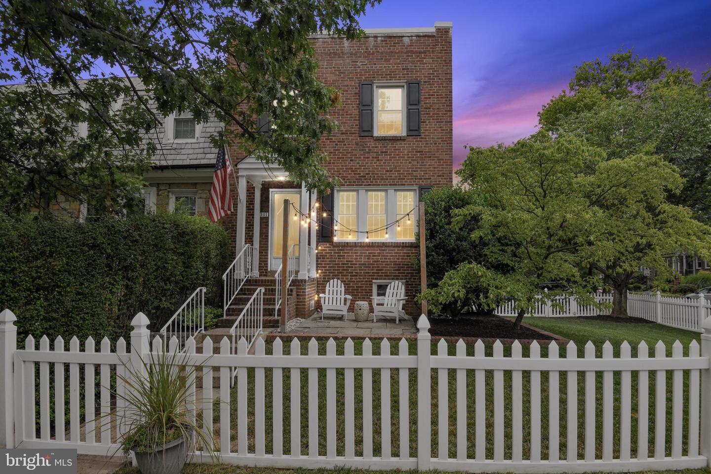 Property Photo:  301 Commonwealth Avenue  VA 22301 