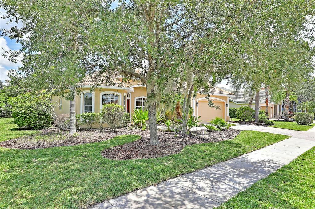 Property Photo:  9090 Willowbrook Circle  FL 34212 