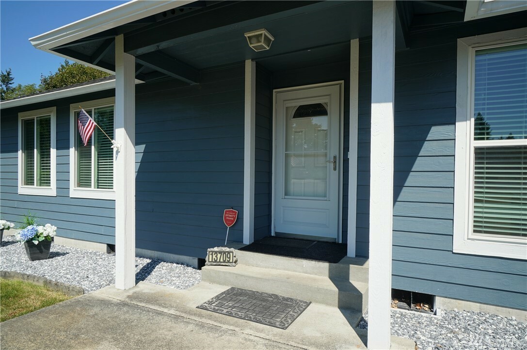 Property Photo:  13709 6th Av Ct S  WA 98444 