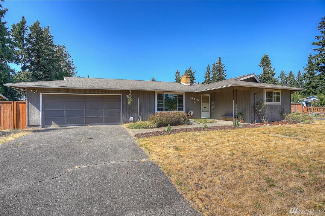 Property Photo: 10715 125th St E WA 98374