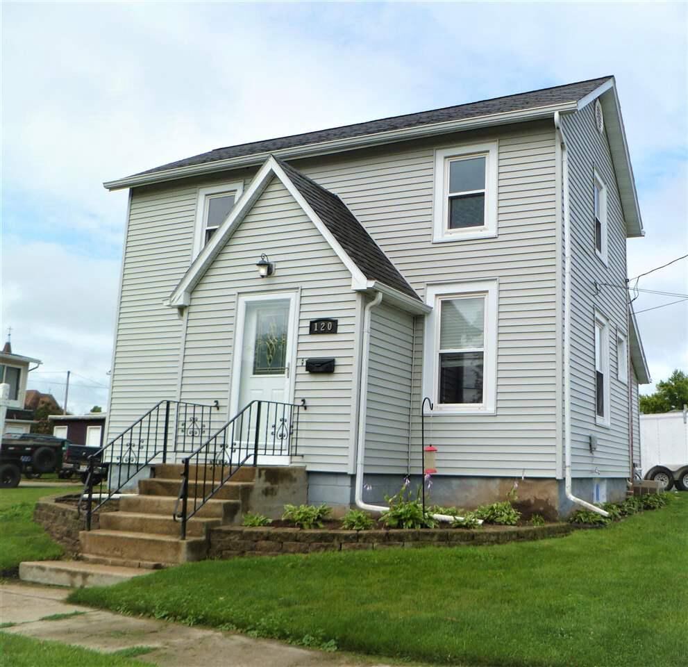 Property Photo:  120 North State St  WI 53963 
