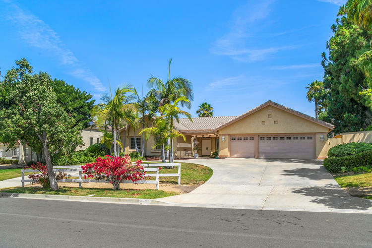 Property Photo:  5812 Ranch  View  CA 92057 