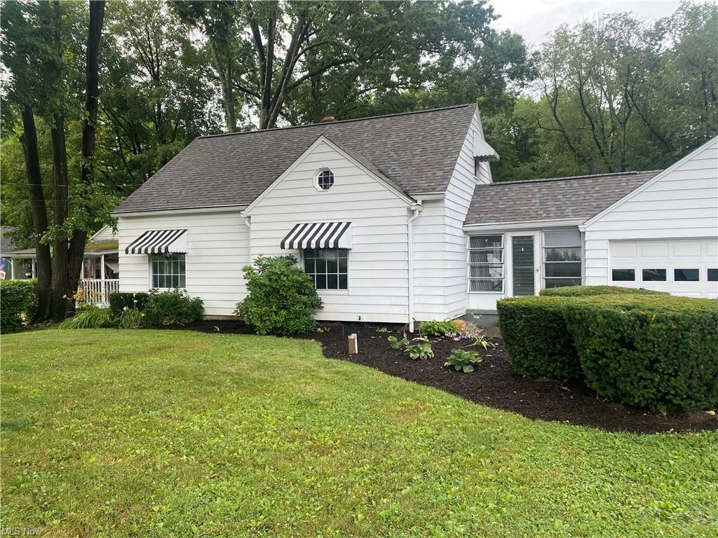 Property Photo:  809 Center Road  OH 44319 