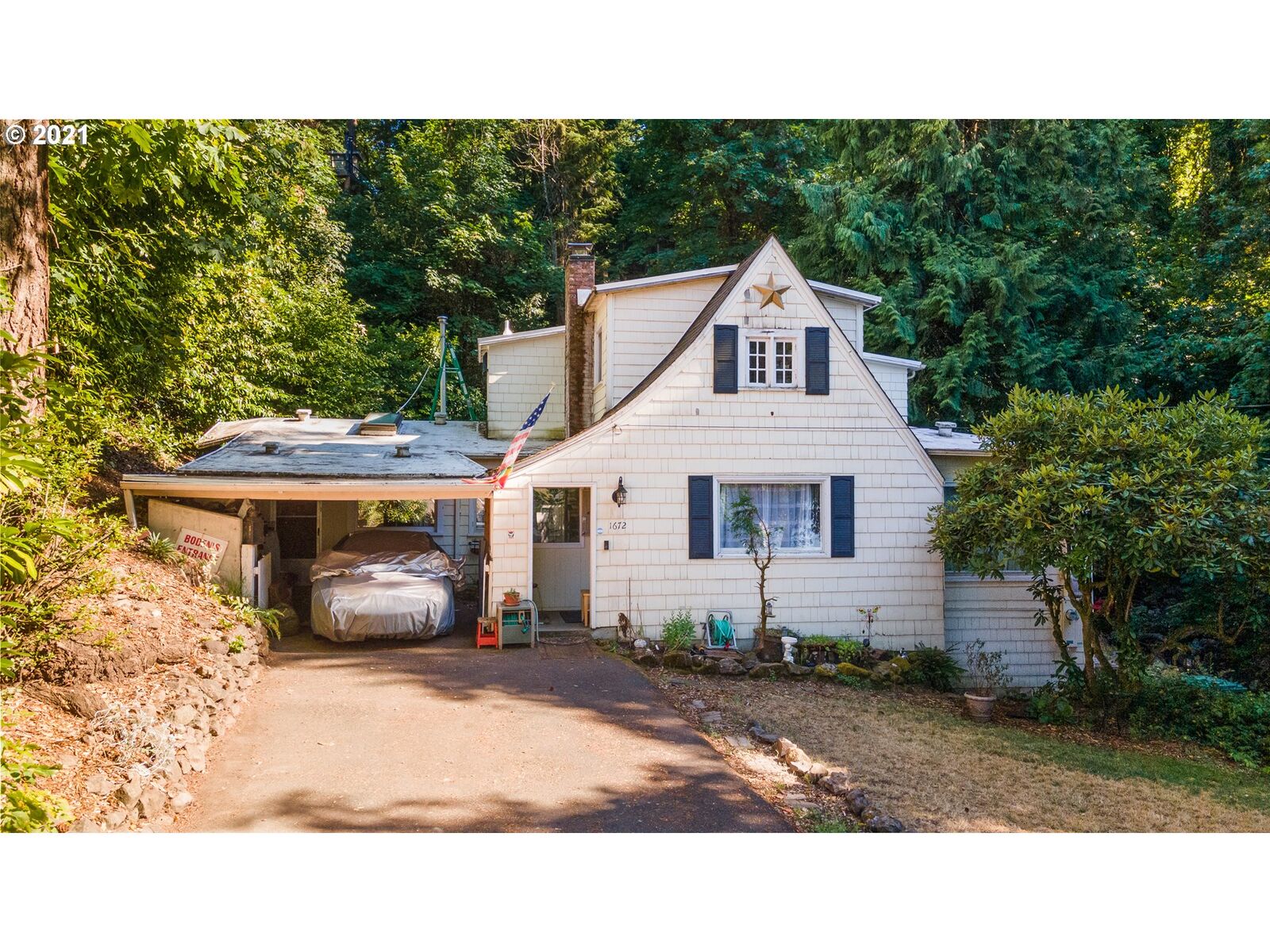 Property Photo:  1672 Lake Front Rd  OR 97034 