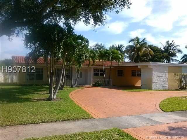 Property Photo:  