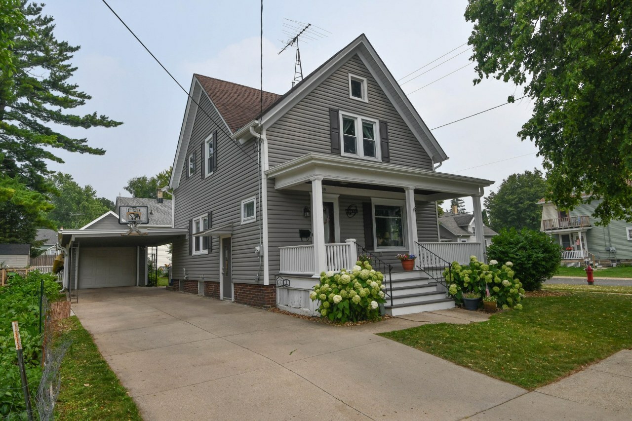 Property Photo:  119 S Monroe St  WI 53094 