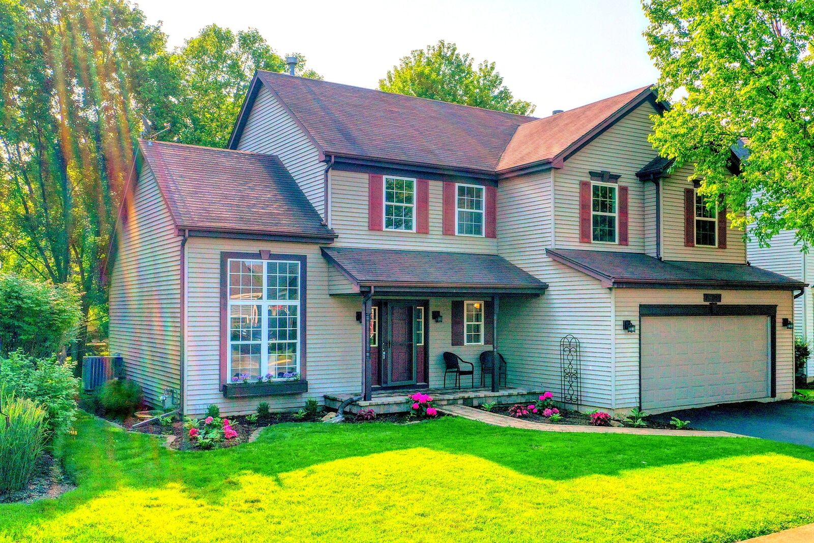 Property Photo:  1S059 E Burnham Lane  IL 60134 