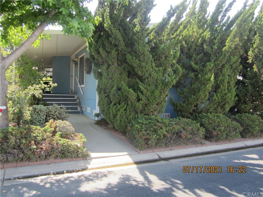 Property Photo:  1650 E Clark Avenue 207  CA 93455 