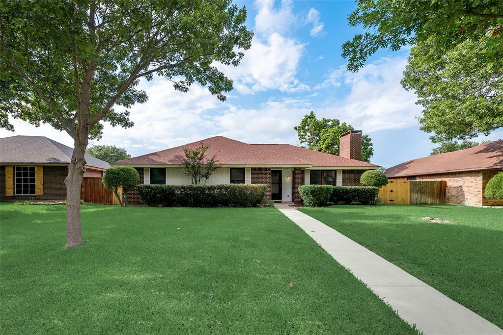 Property Photo: 903 Meandering Way TX 75150