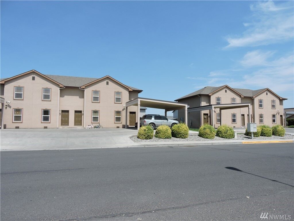 Property Photo:  435 E St NE  WA 98848 