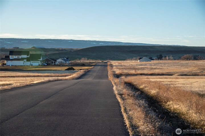 Property Photo: 3 Green Canyon Lane WA 98926