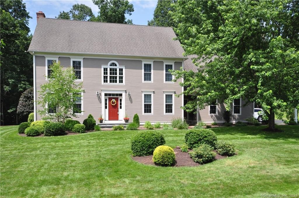 Property Photo:  15 Westwood Drive  CT 06019 