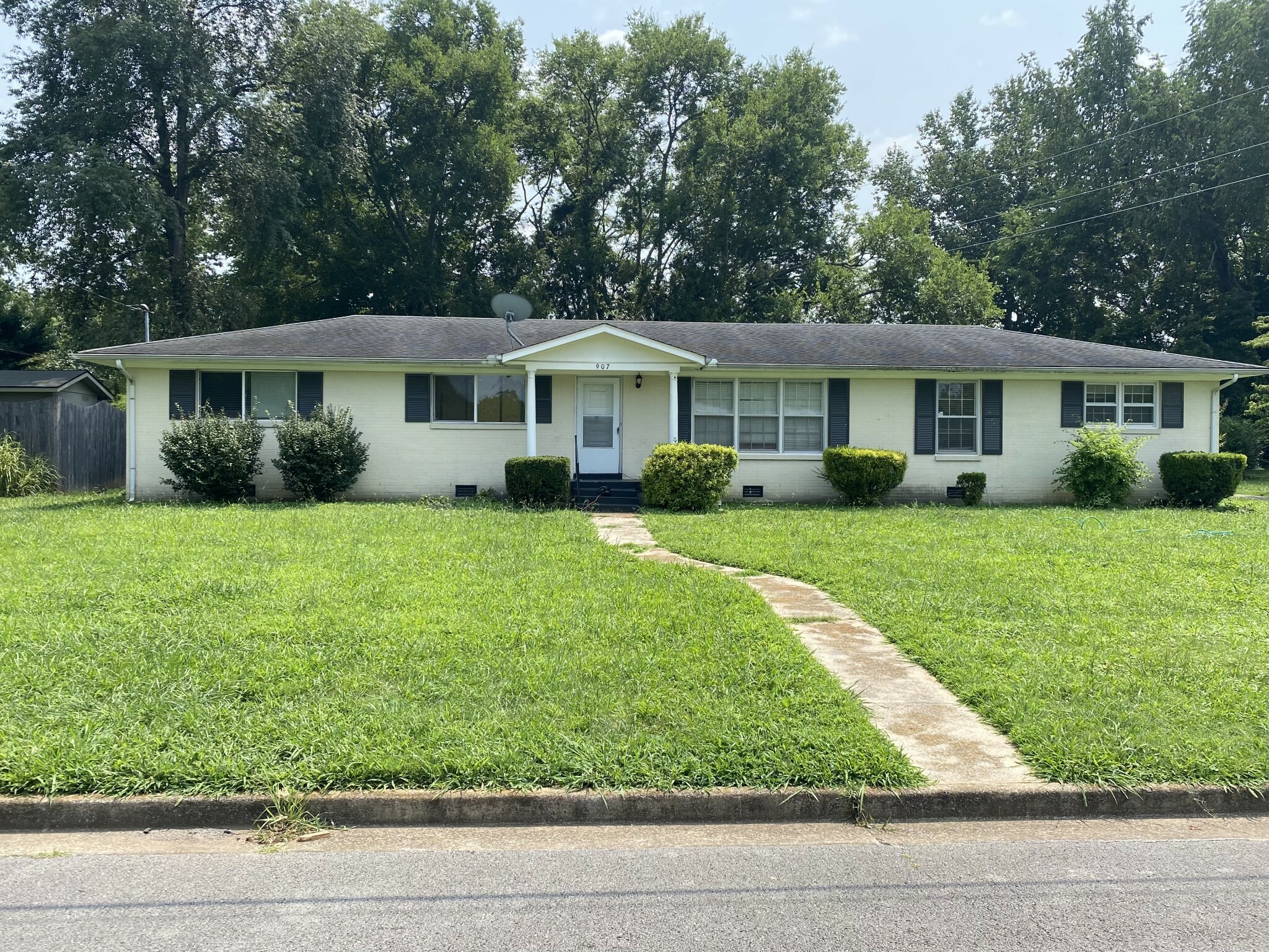 907 Trinity Dr  Murfreesboro TN 37129 photo