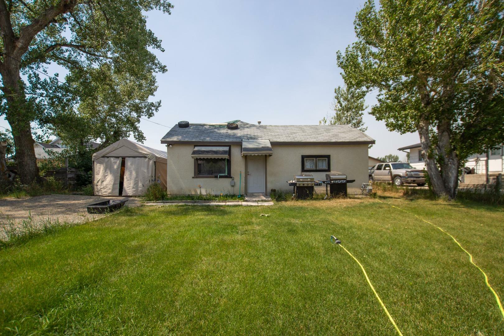 Property Photo: 426N 200 E AB T0K 2S0