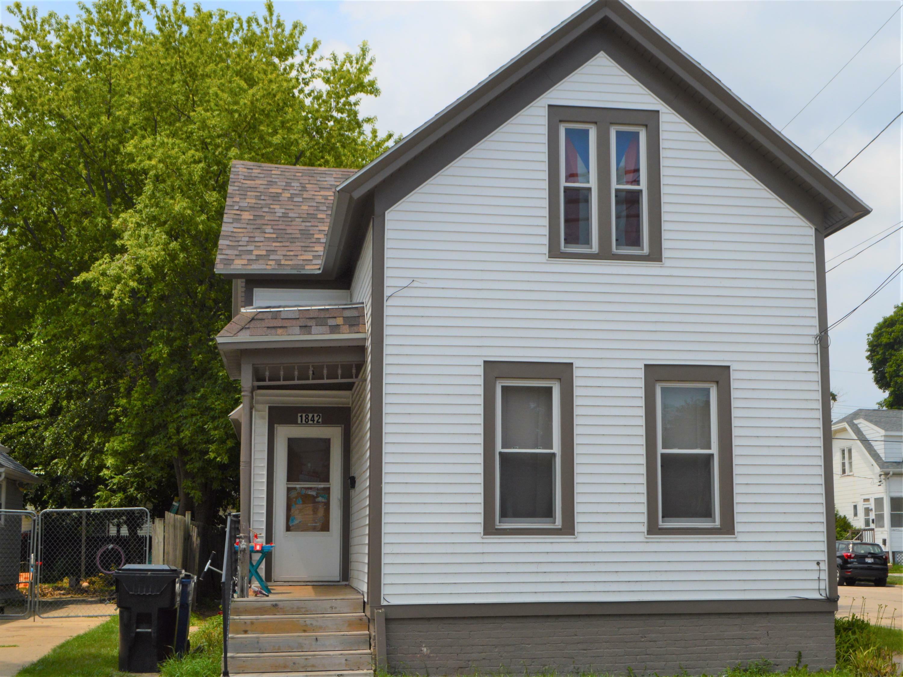 Property Photo:  1842 Lasalle St  WI 53402 