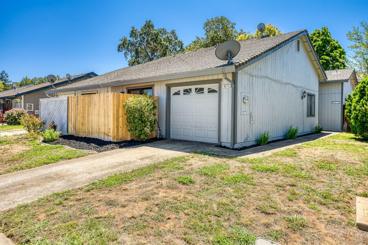 Property Photo:  9414 Aizenberg Circle  CA 95624 