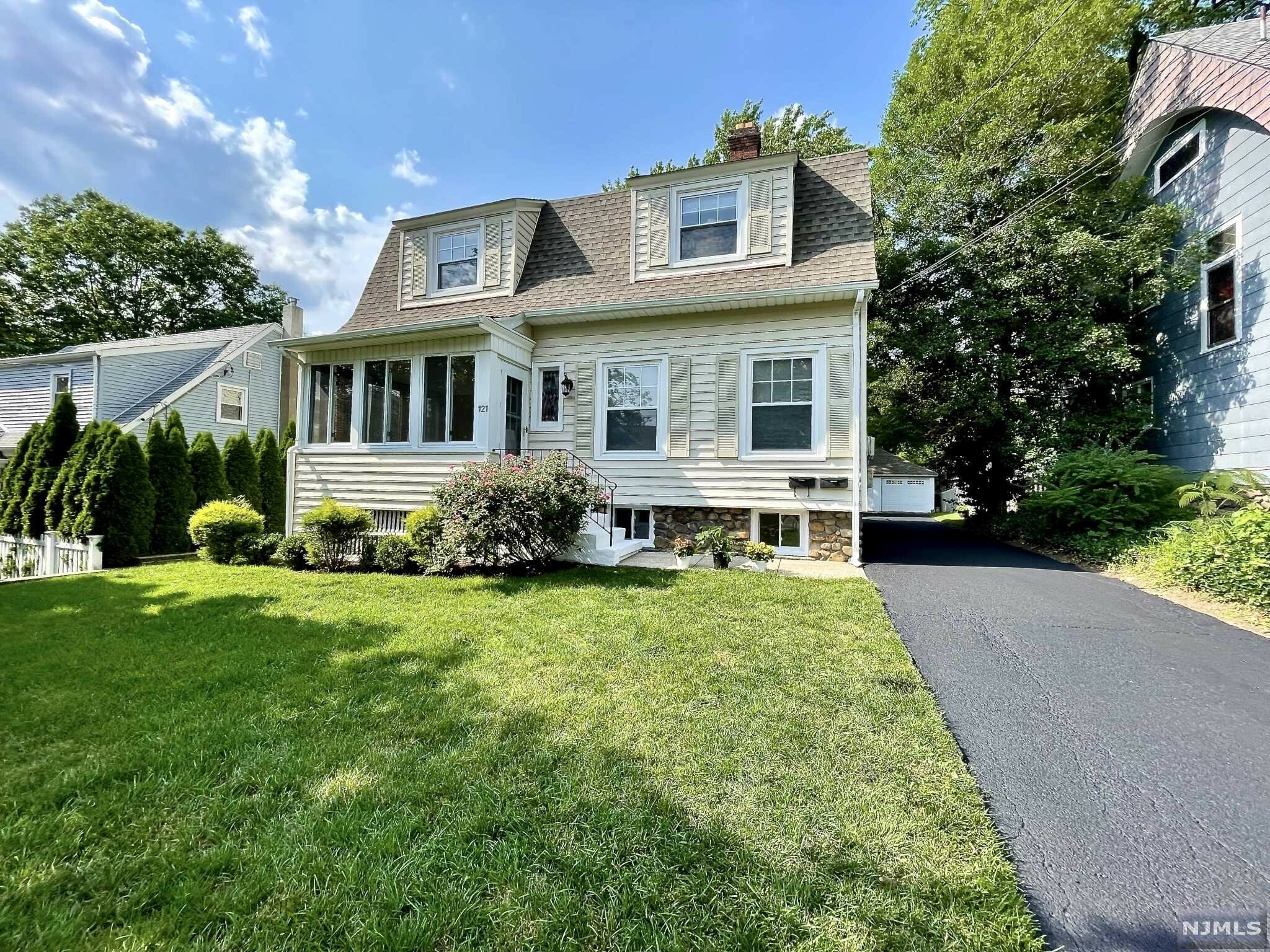 Property Photo:  121 Lenox Avenue  NJ 07450 