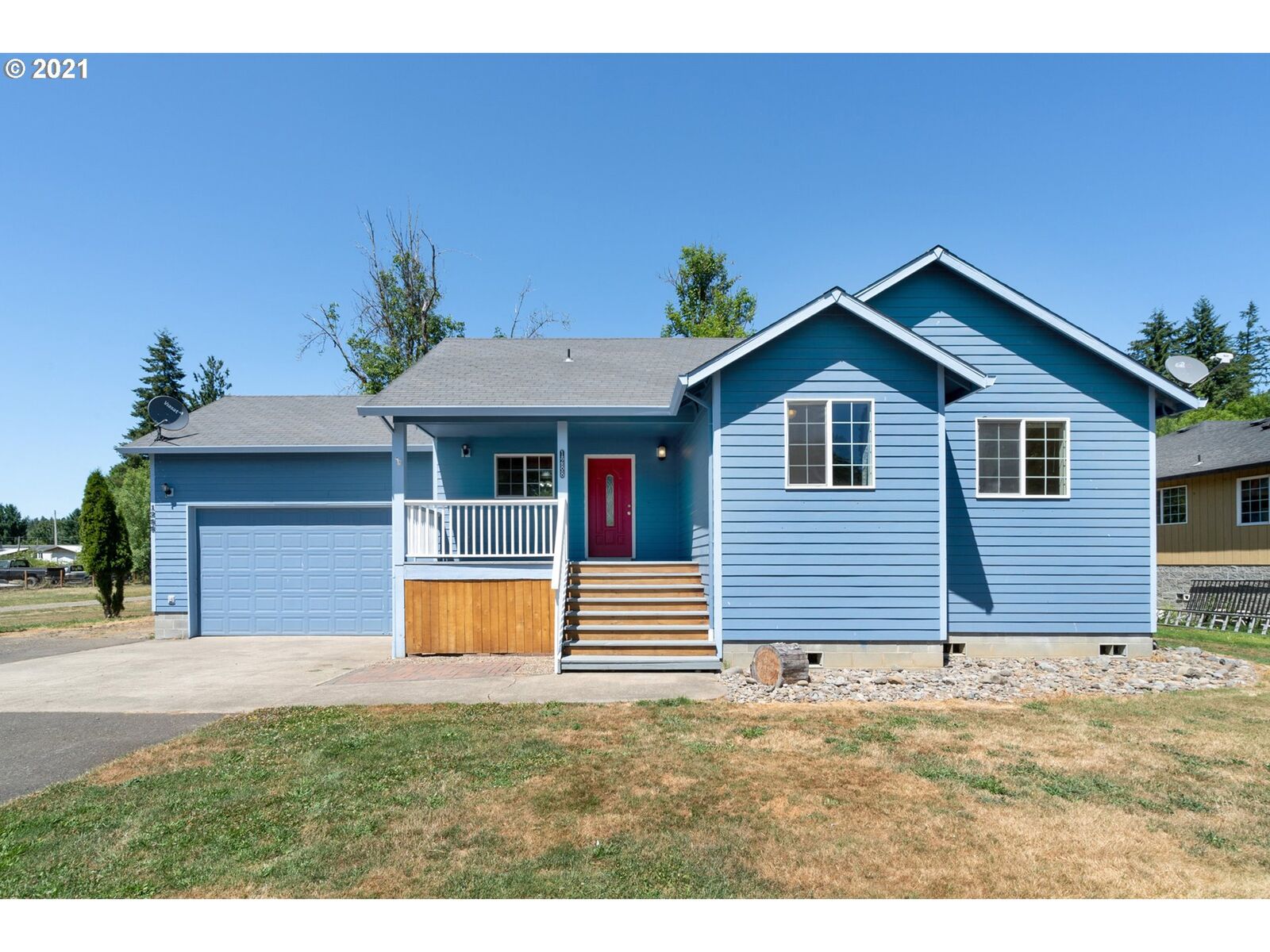 Property Photo: 1288 E Cherry St OR 97064