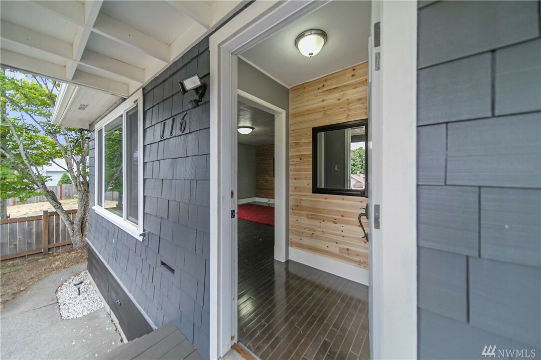 Property Photo:  116 Olympic Ave  WA 98312 