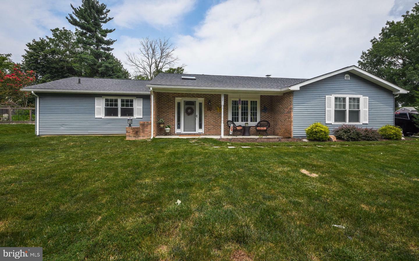 Property Photo:  1000 Dixon Road  PA 19027 