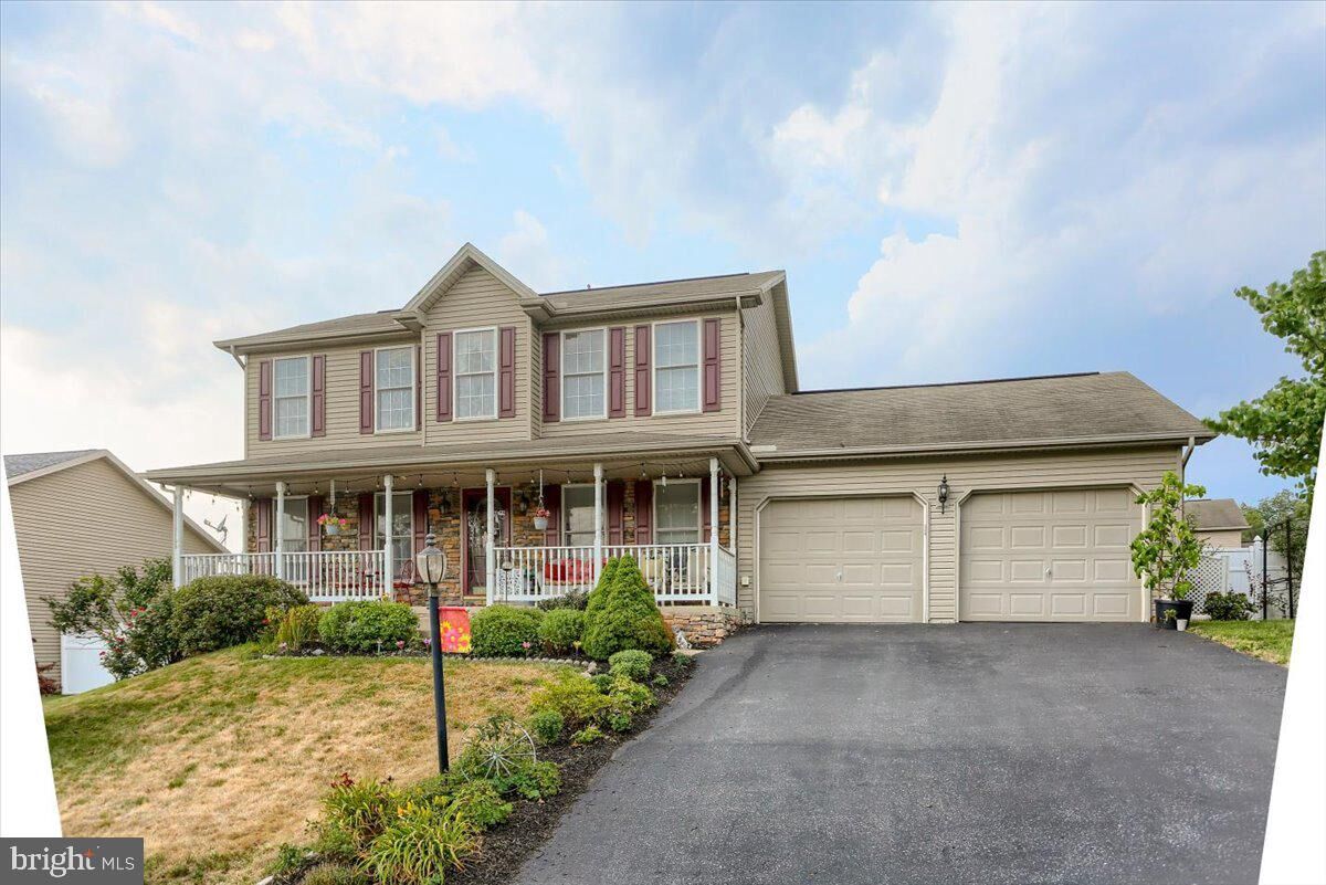 Property Photo: 40 Winterberry Lane PA 17319