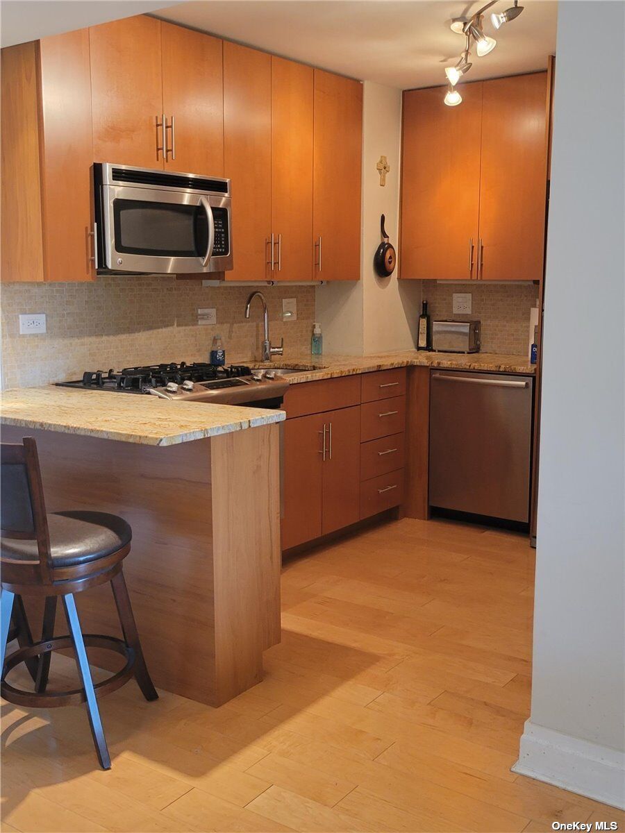 Property Photo:  18-15 215th Street 3B  NY 11360 