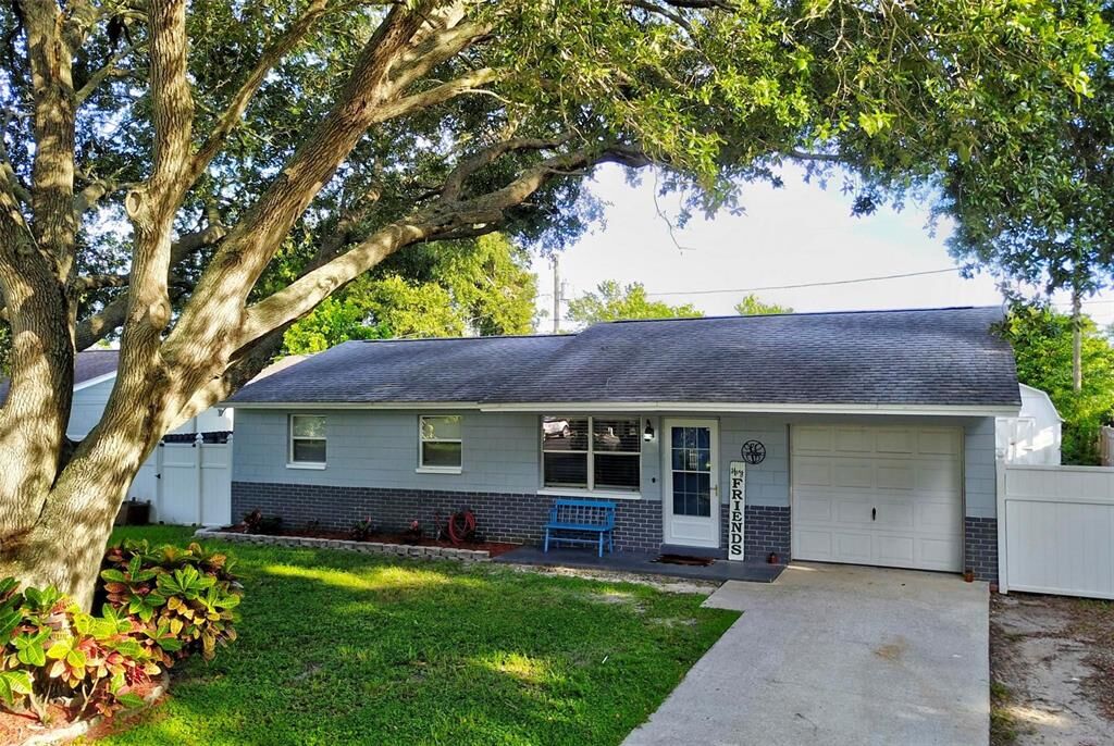 Property Photo:  8322 Rose Terrace  FL 33777 