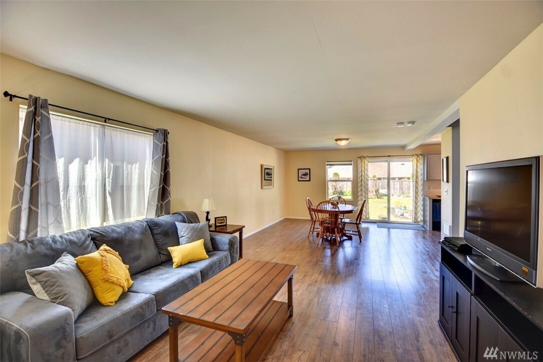 Property Photo: 3542 Surrey Dr NE WA 98506